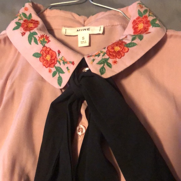 Only used twice perfect wear just need to iron 💕looks very pretty tucked in - Picture 3 of 4